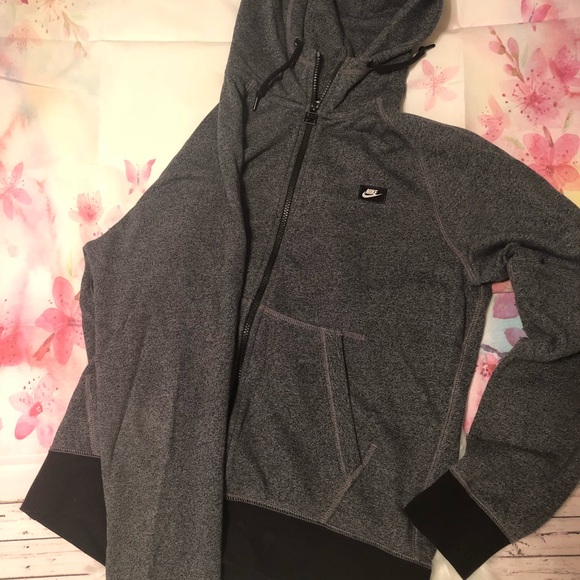 SOLD ON MERCARI - Men’s M Nike Hoodie - Picture 2 of 6
